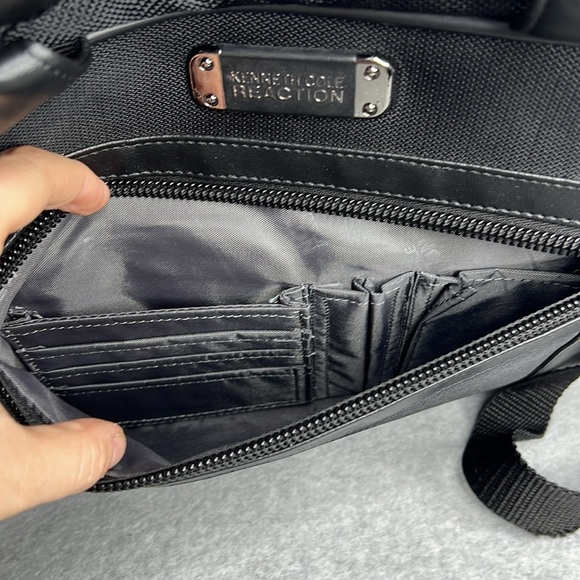 Kenneth Cole Reaction R Tech IPAD Tablet Case 9"H x 12"W x 2"D Black - Picture 7 of 11